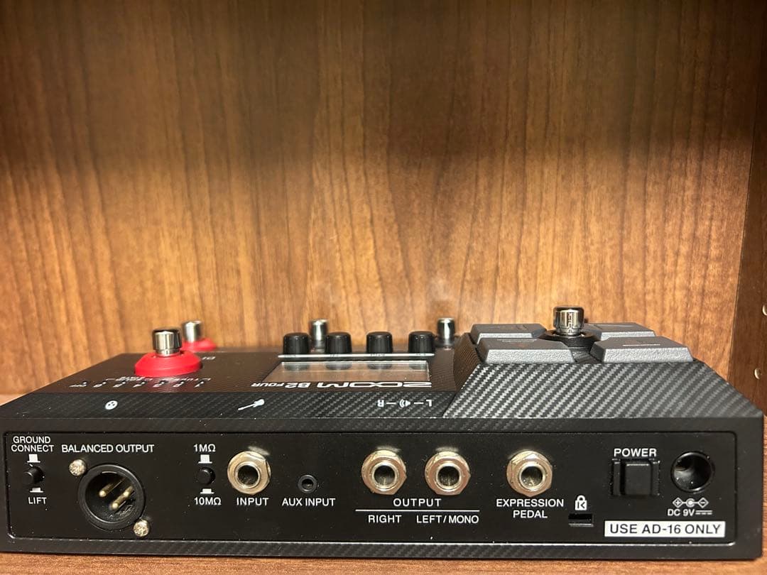 ZOOM B2 FOUR ベースエフェクター　最終値下げ