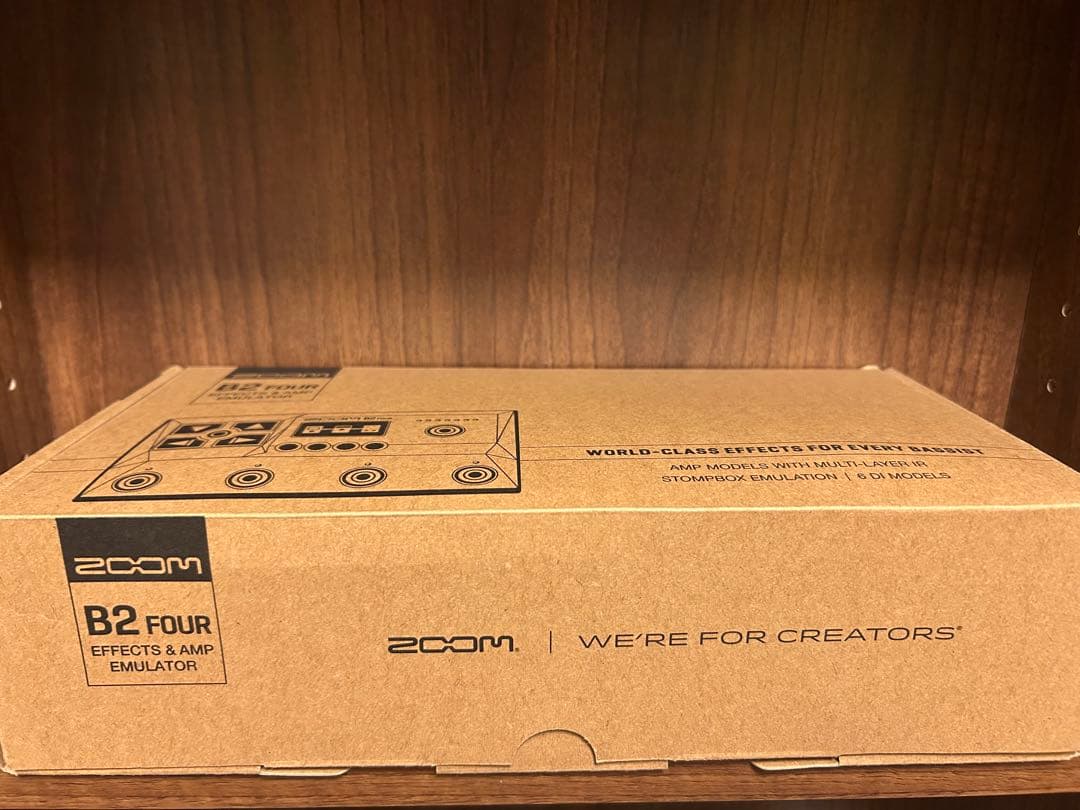 ZOOM B2 FOUR ベースエフェクター　最終値下げ
