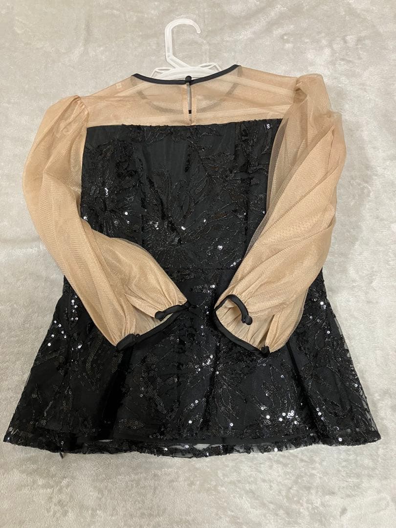【fuwari♡様】シアーパフスリーブペプラムスパンコール花柄Leja サイズS