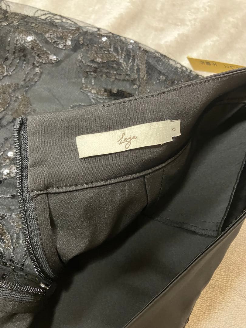 【fuwari♡様】シアーパフスリーブペプラムスパンコール花柄Leja サイズS