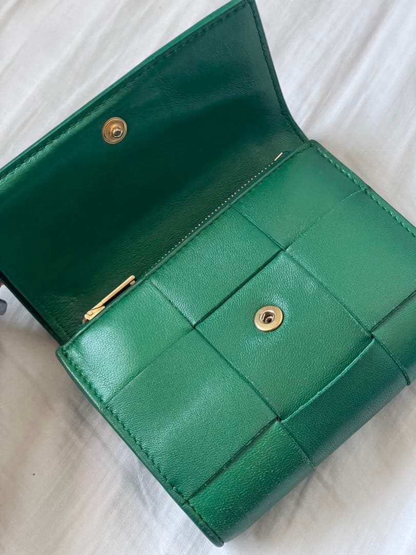 bottega veneta カセット 三つ折り財布 グリーン