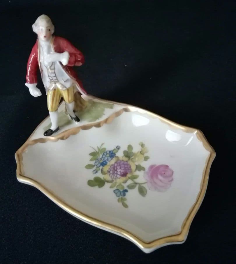 逸品　SPドレスデン①　カールティーメ工房　フィギュリン付き小皿二体　手描き