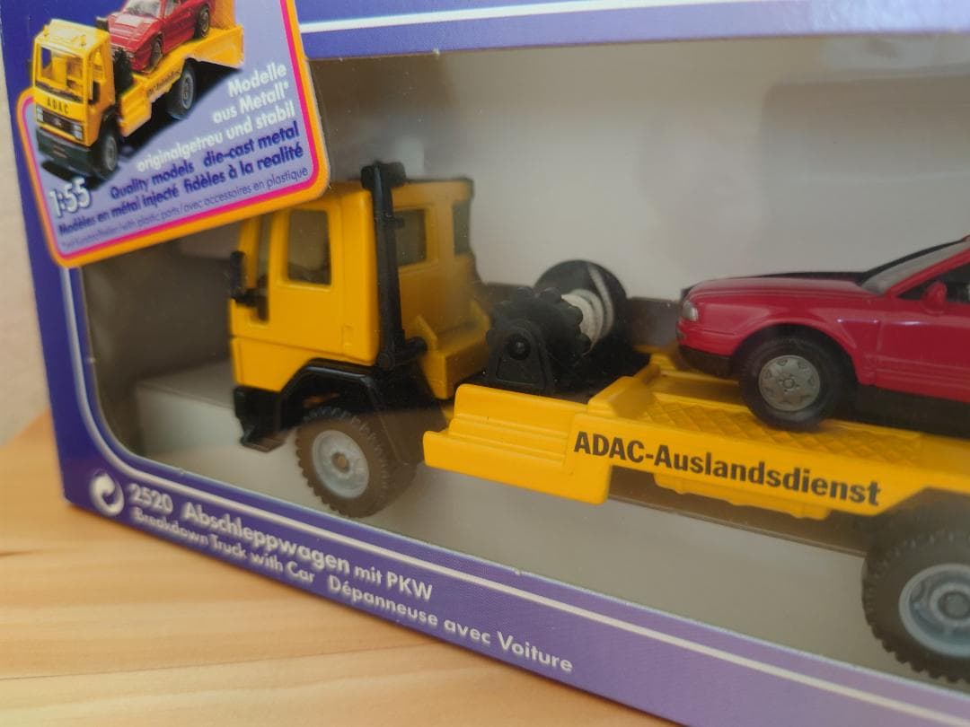 1/55 Siku(ジク)　 ADAC(ドイツ自動車連盟)車積載車＋乗用車