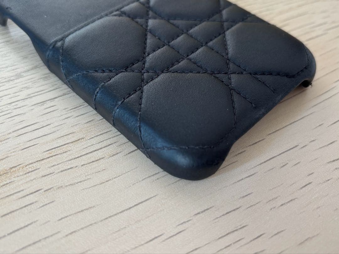 Christian Dior iphone15 ケース カナージュ チャーム付き