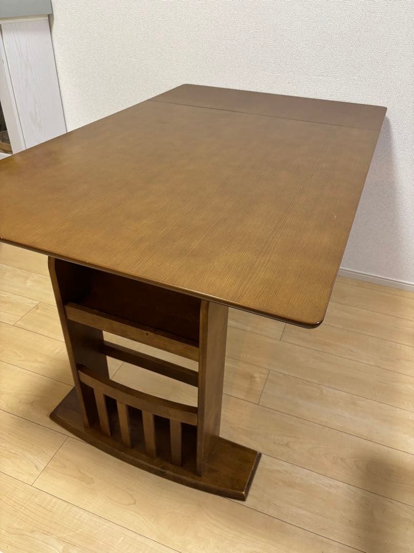 伸縮性 木製ダイニングテーブル