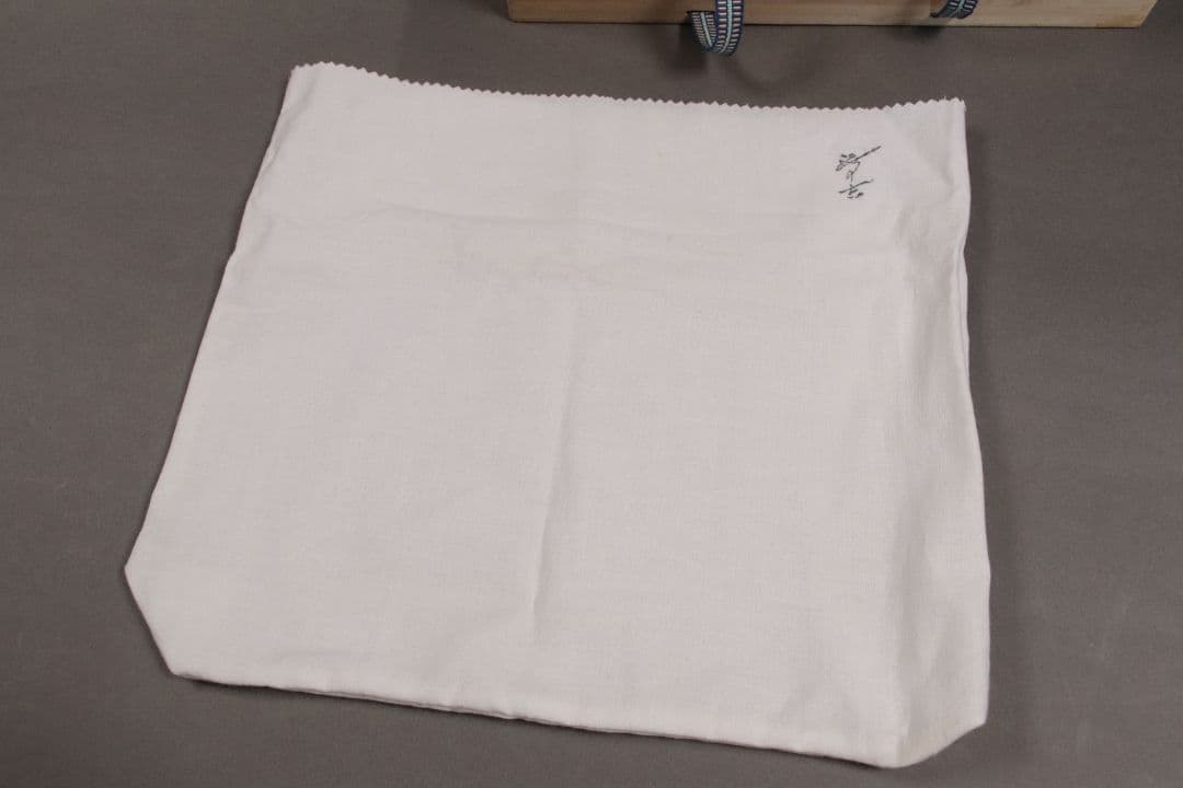 九谷焼 浅蔵五十吉「色絵松竹に遊ぶ」飾皿 共箱 共布 皿立て付き 陶芸 M832