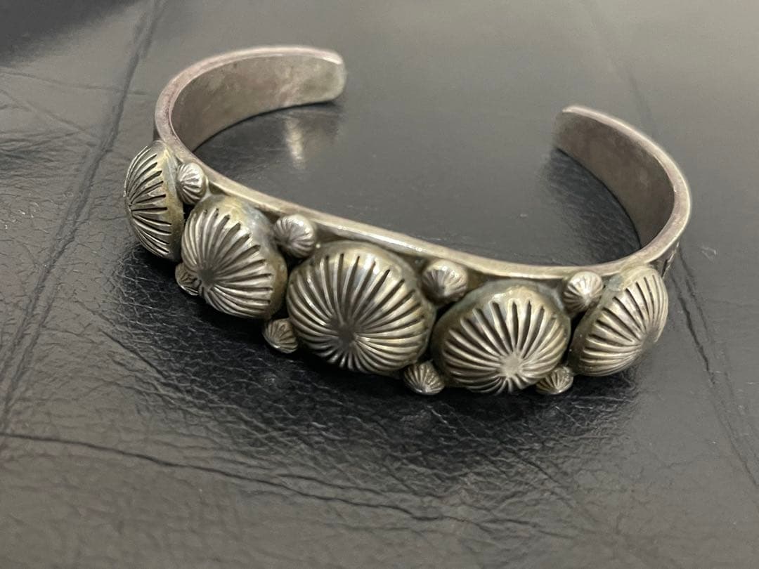 カルビンマルティネス / Martinezのシルバーバングル