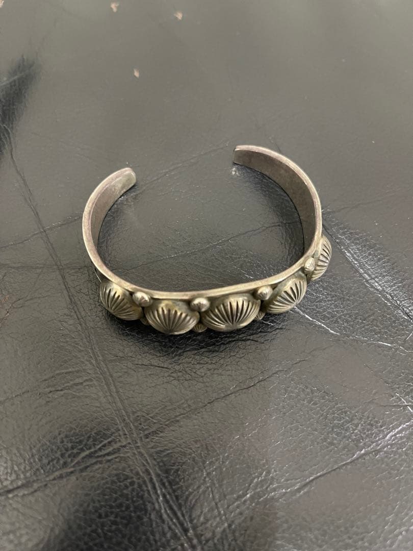 カルビンマルティネス / Martinezのシルバーバングル