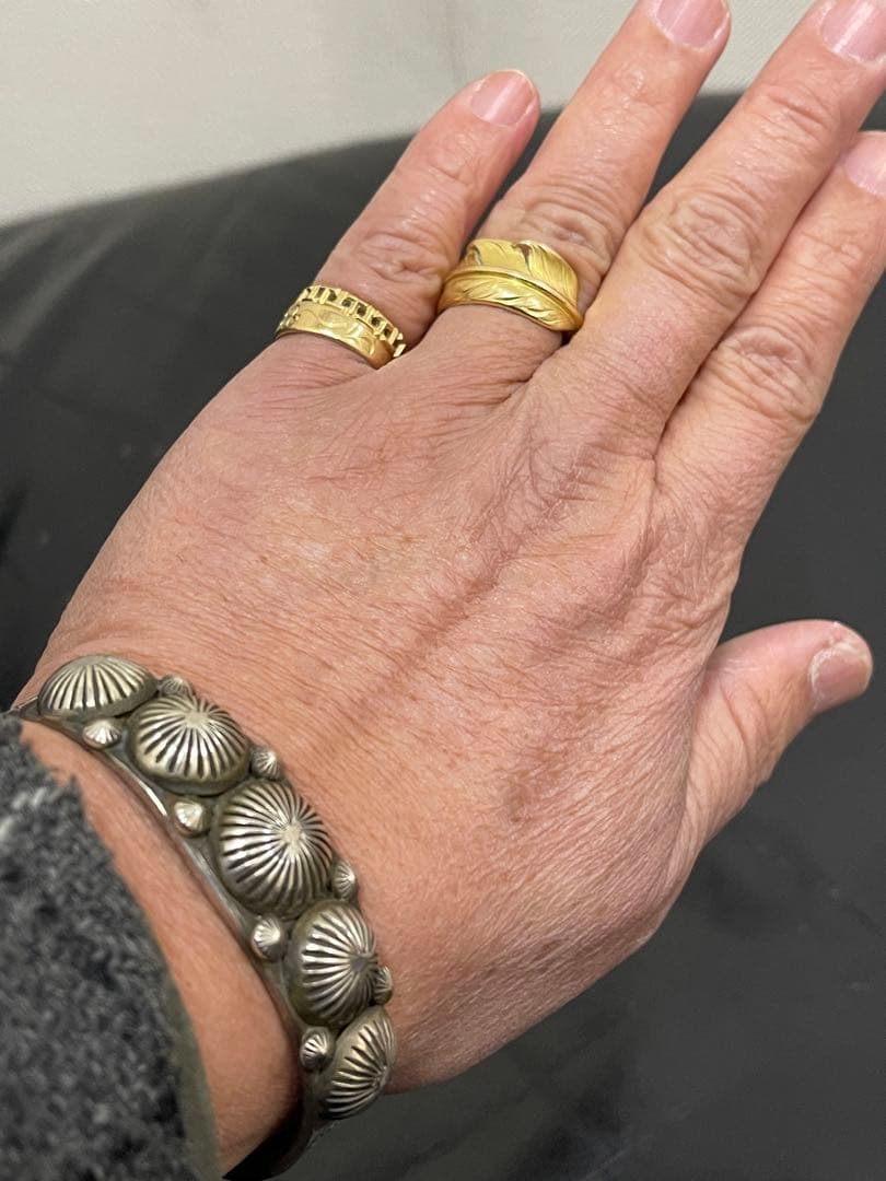 カルビンマルティネス / Martinezのシルバーバングル