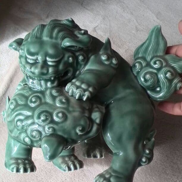 有田焼　鉄山　獅子陶器置物