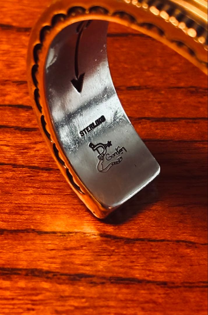 デルバートゴードン　チゼルワーク　4面スタンプ　 ヘビーゲージ　バングル