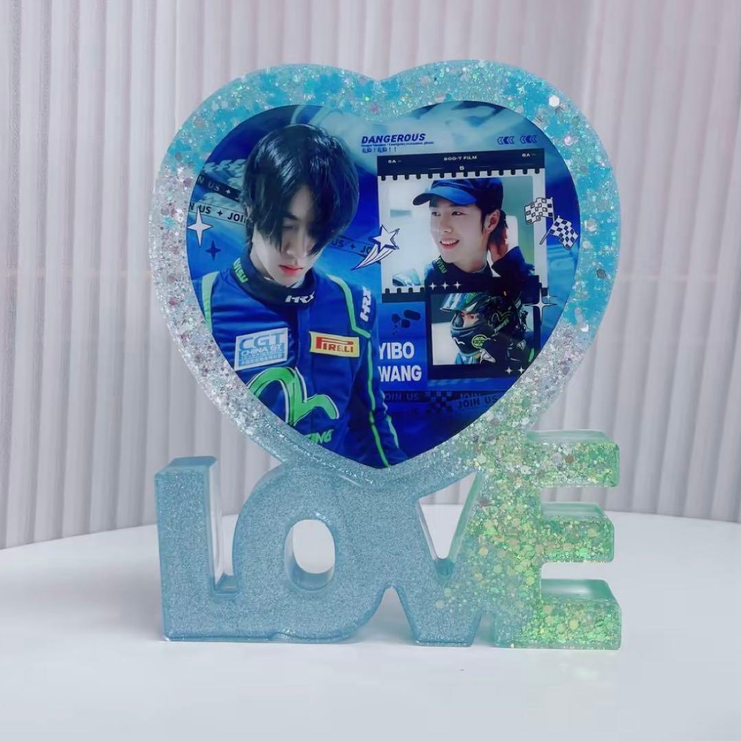 新作 王一博 超大Loveスタンド　置物 8点セット❣️確認用❣️0108