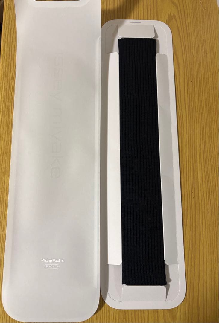 iPhone pocket by ISSEY MIYAKE ショート　ブラック