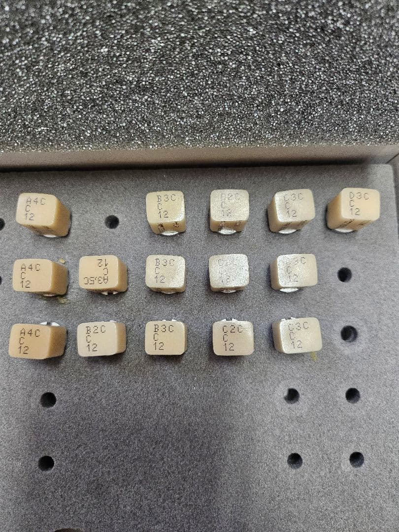 tac　CEREC 用Sirona セラミック 色番多数 欠品あり