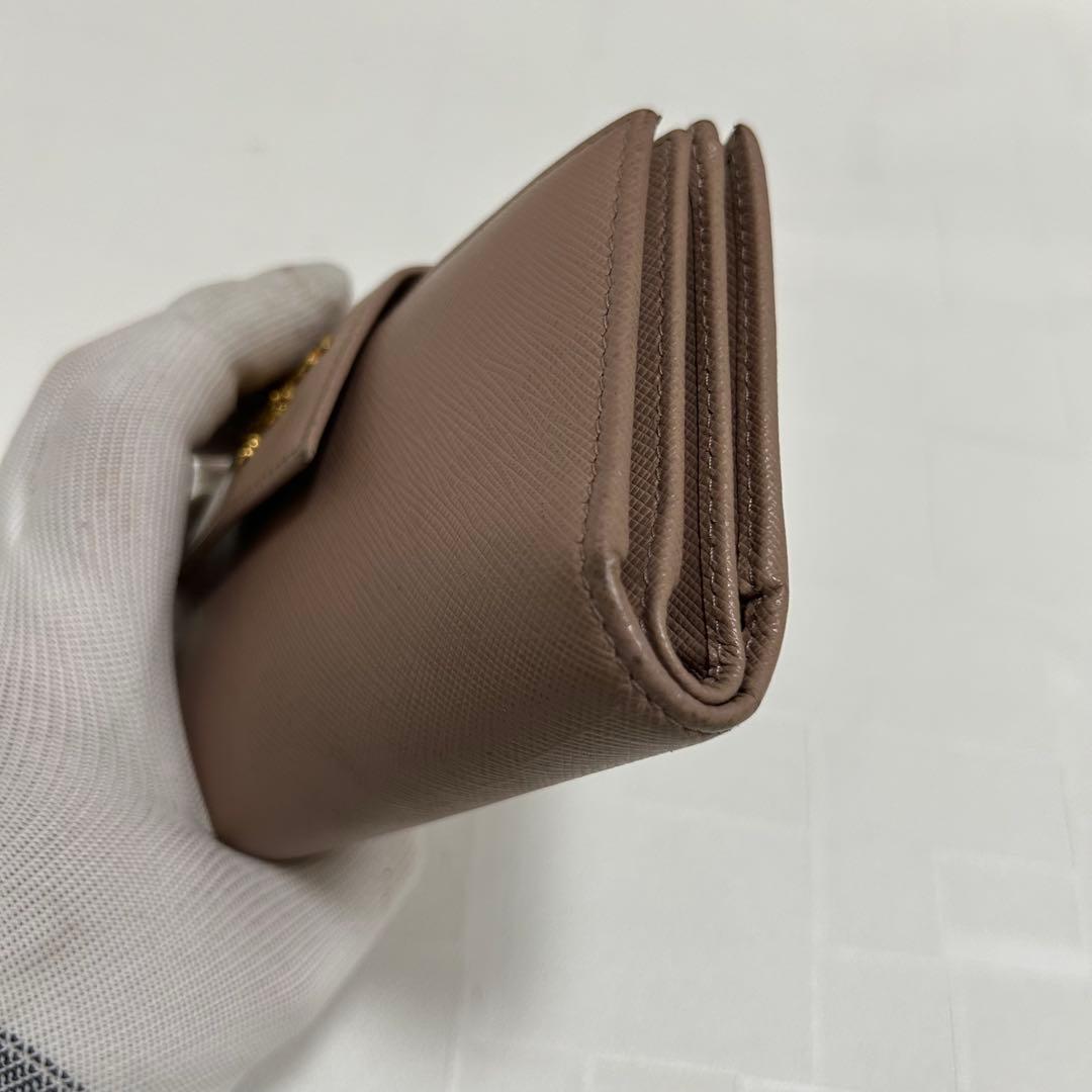 PRADA プラダ　ピンクベージュ 折り財布　サフィアーノ