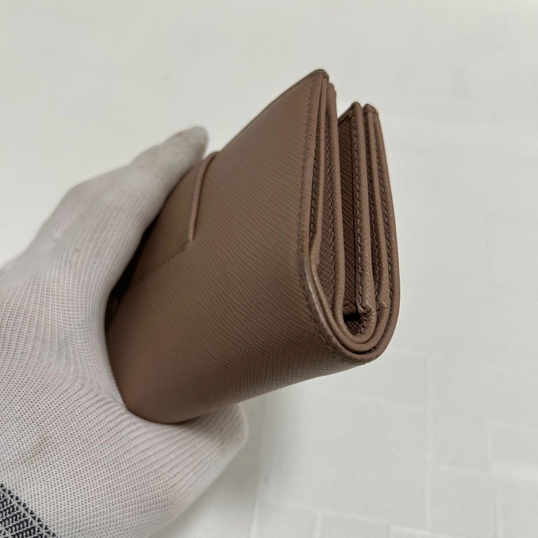 PRADA プラダ　ピンクベージュ 折り財布　サフィアーノ