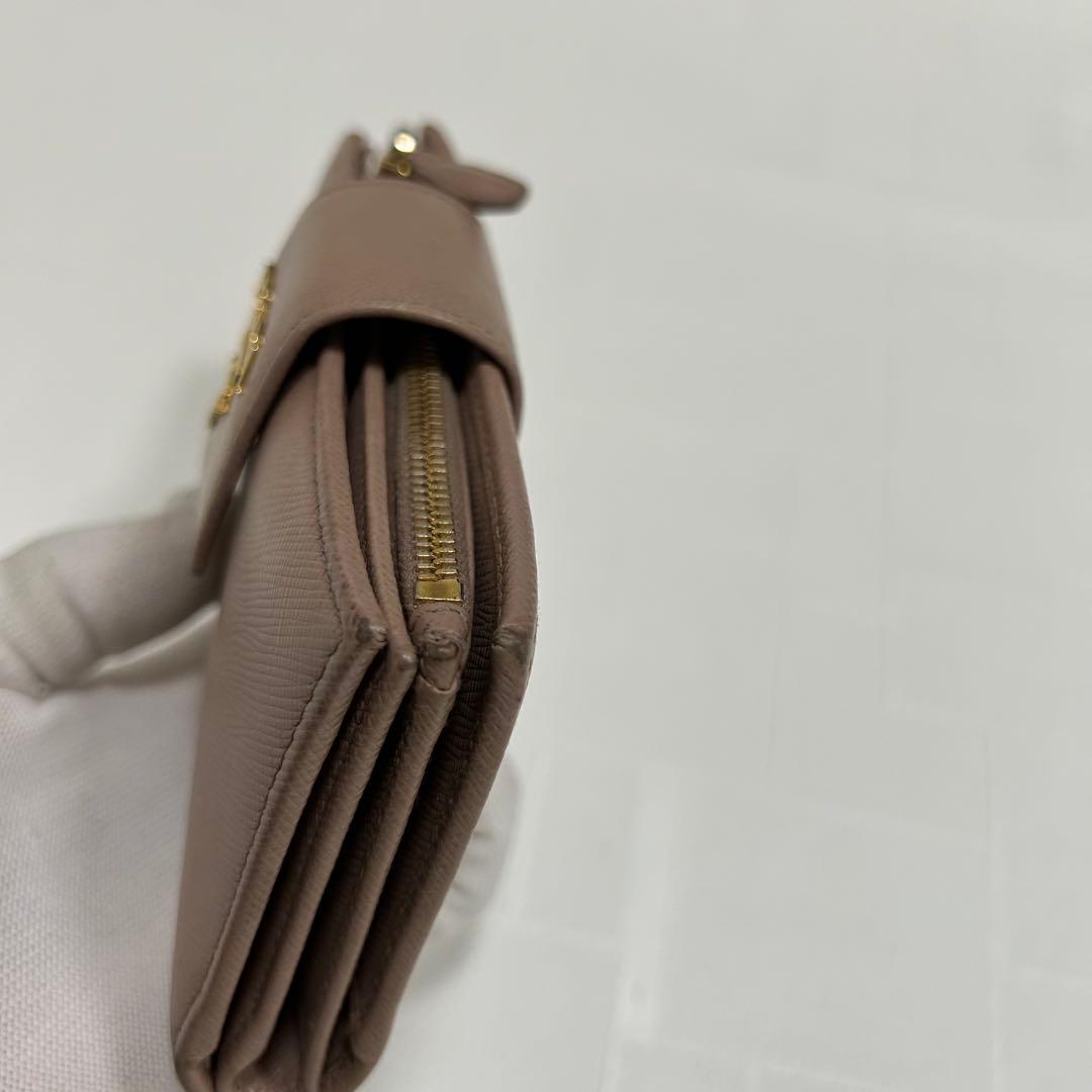 PRADA プラダ　ピンクベージュ 折り財布　サフィアーノ