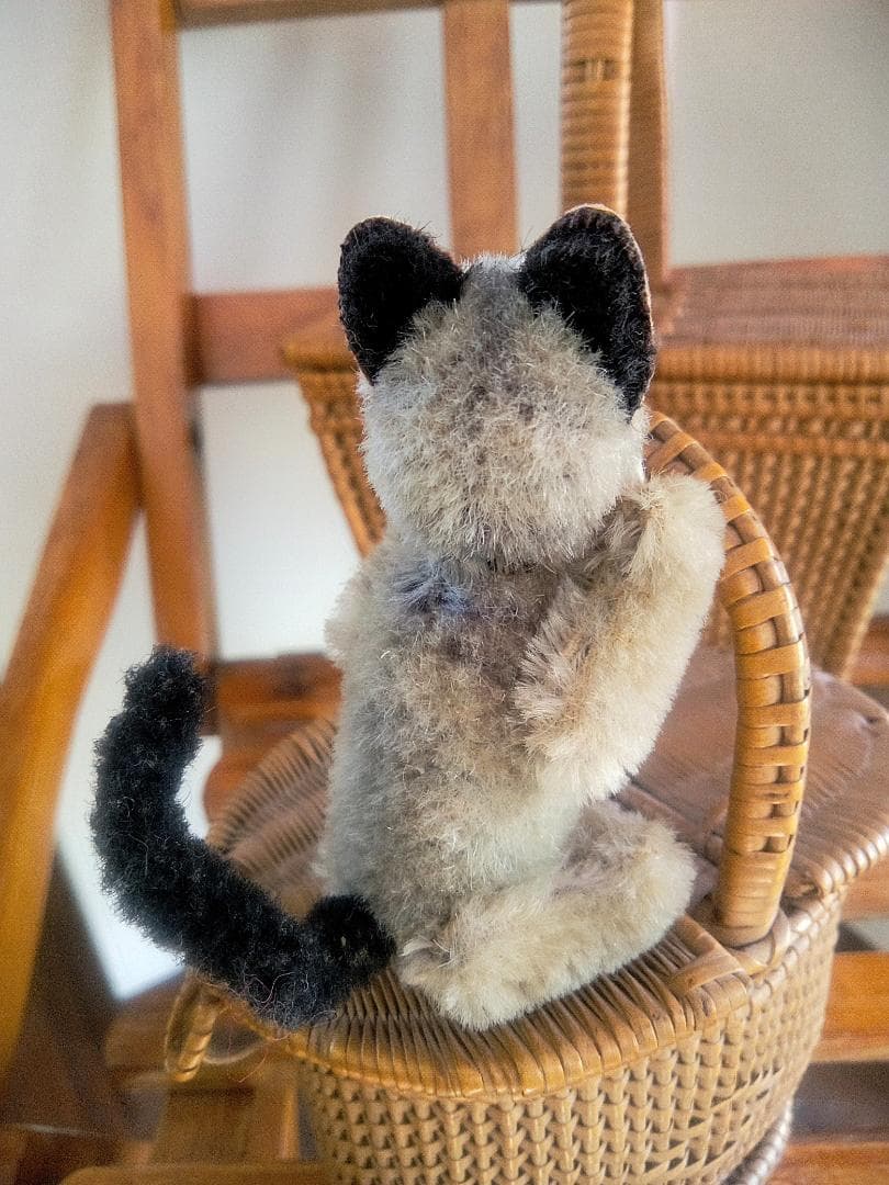 ガラス目の灰色猫さん　耳黒　シュコー　グレーキャット　ノアの箱舟シリーズ