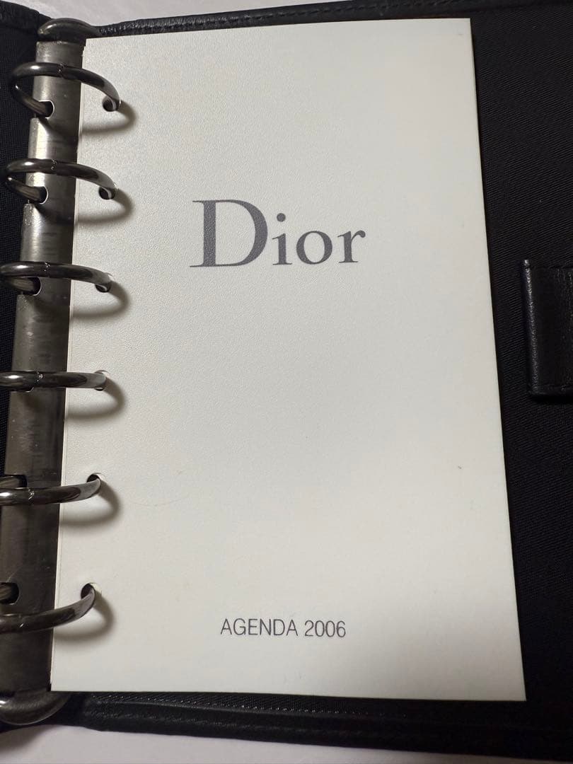 Dior 手帳カバー ロゴ入り 鍵付き