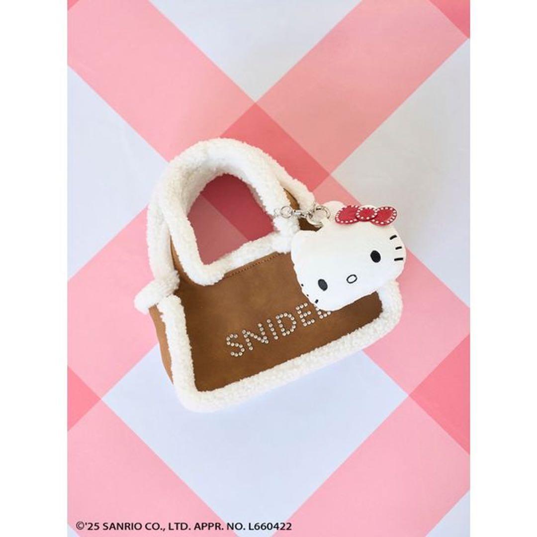 新品　未使用　SNIDEL ハローキティチャーム付きハンドバッグ