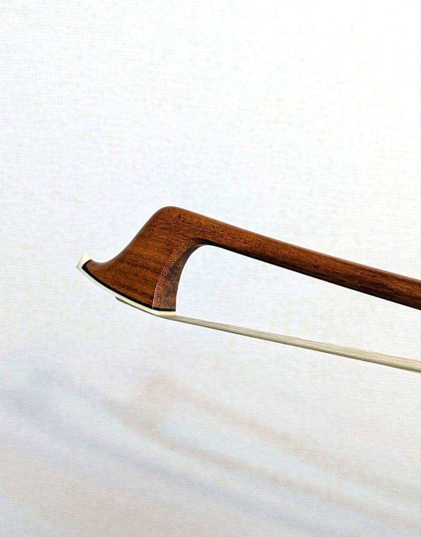 7月最終価格！コントラバス弓 SUZUKI No4200 ジャーマン ケース付