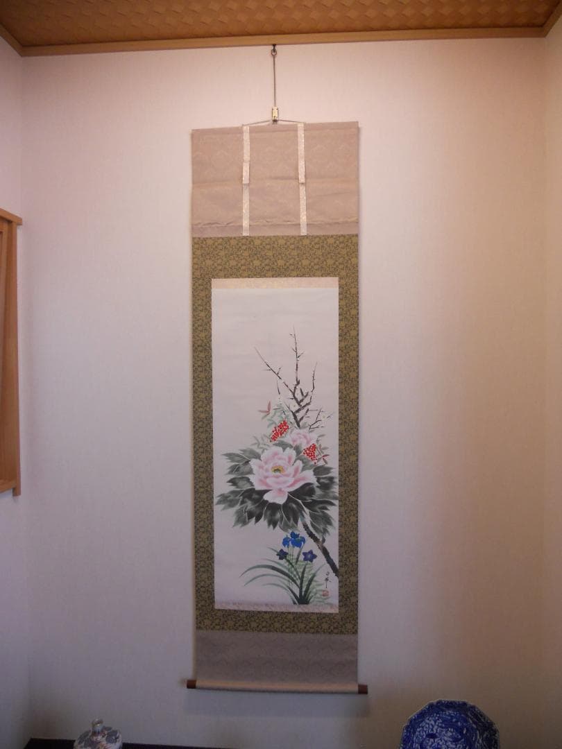 掛け軸 白峰 四季花 絹本 希少 軸装 茶道具 掛軸 美品 です。