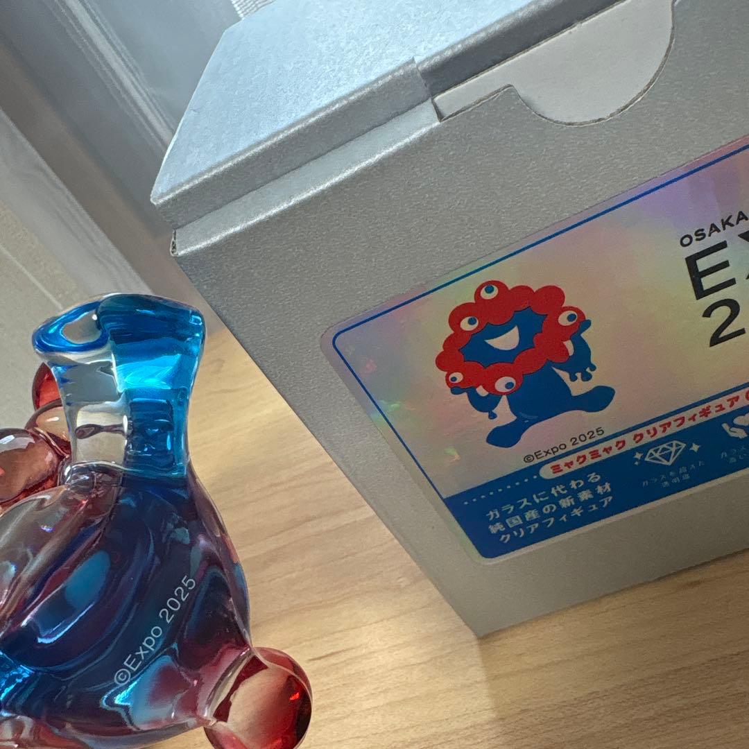 ミャクミャク　クリアフィギュア