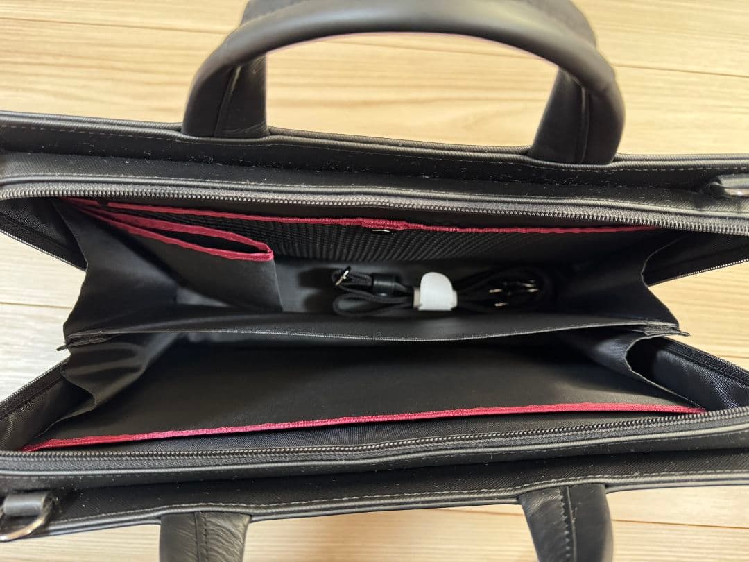 最終価格‼️ほぼ新品！タケオキクチ2wayビジネスバッグブラックA4収納 自立