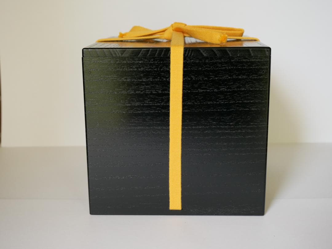 荒川豊蔵作　志野茶碗「つどい」