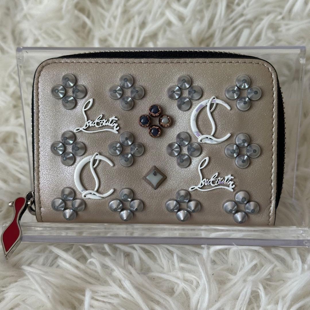 ✨️美品✨️ クリスチャンルブタン スタッズ ケース レザー ベージュ ミニ