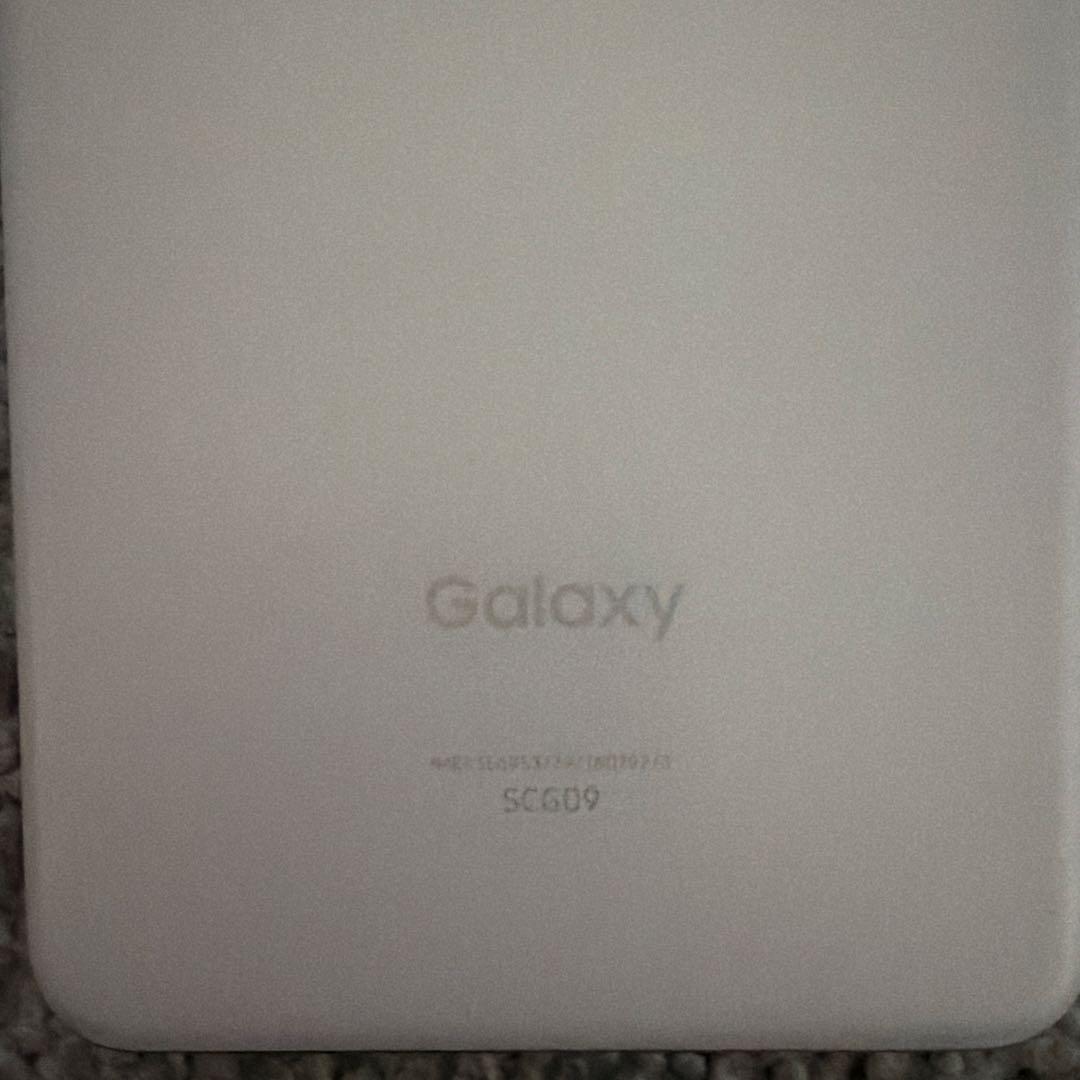 中古品　スマートフォン本体及び付属品一式（SIMロック解除済み、初期化済み）