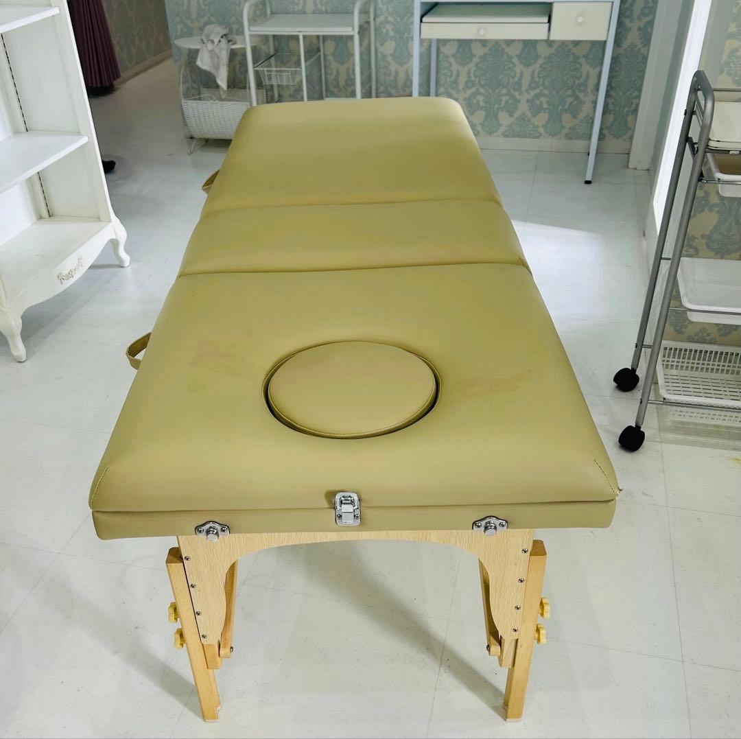 エステ マッサージ用　折りたたみベッド
