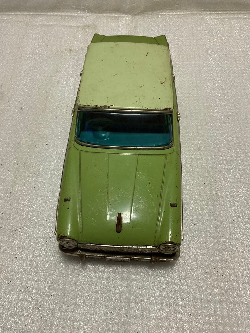 いすゞ・べレル／ブリキカー。バンダイ・ベイビー社製。【ミラー無し、僅かに錆その他