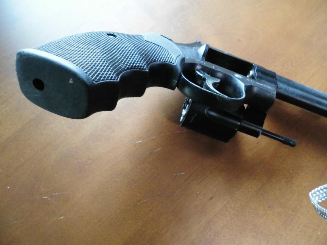 東京マルイ コルトパイソン4インチ　プラスチック製