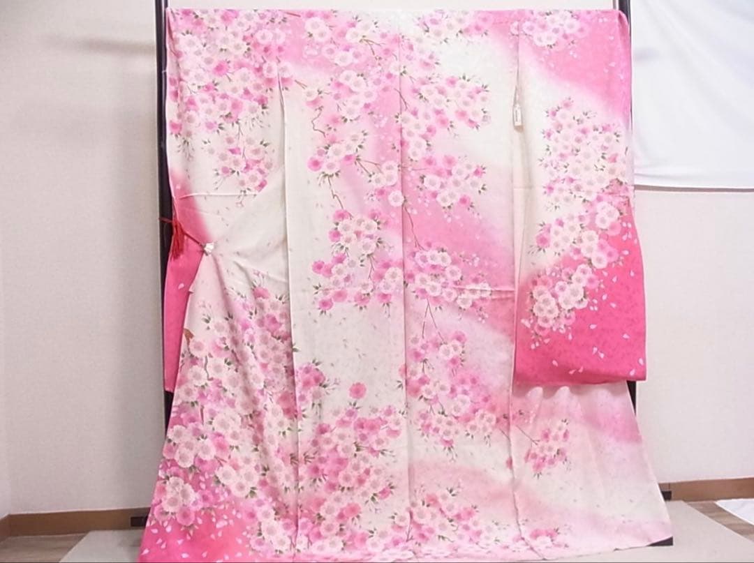 豪華振袖　仮絵羽　八重桜　暈し染め　正絹　未使用品　身丈178cm（肩から）