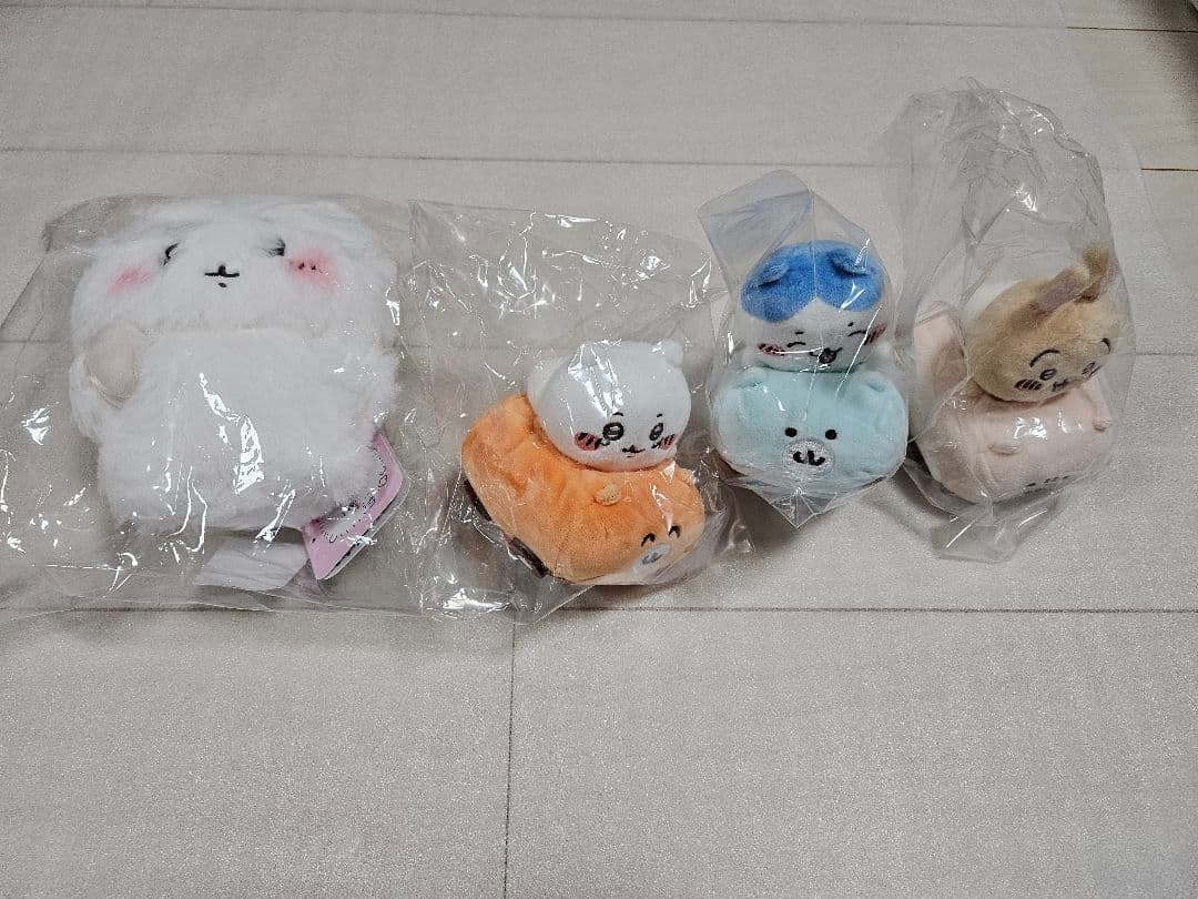 ちいかわ64点。マスコット·ぬいぐるみ·ポシェット·バッチまとめ売り➀