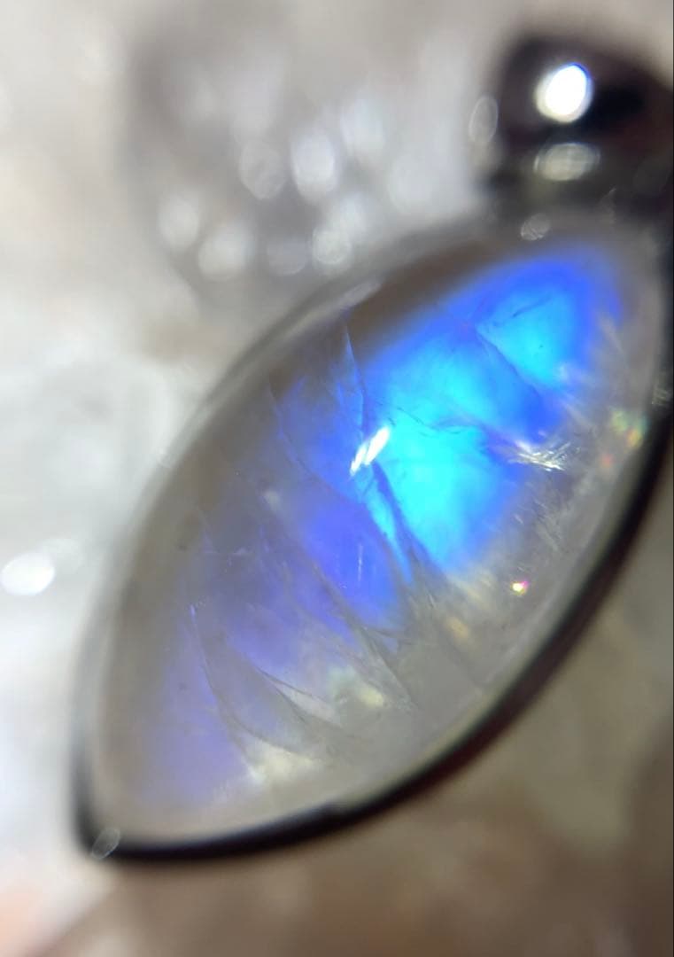 ⭐️eye様⭐️ 《ハイグレード》ホワイトラブラドライト　ペンダントトップ