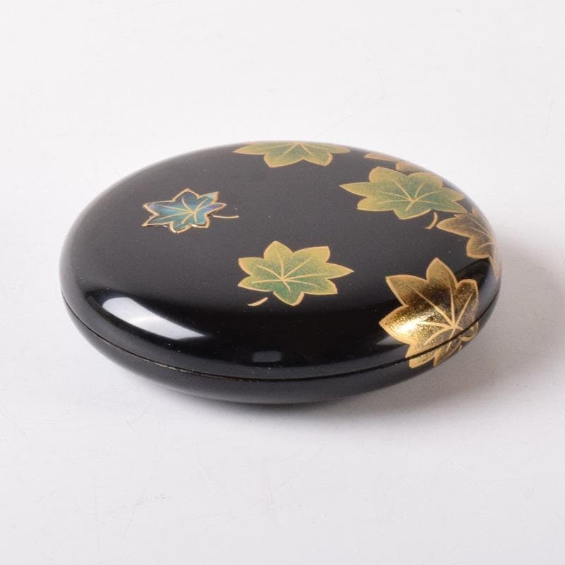 茶道具　蒔絵師　西村弘峰作　青楓螺鈿蒔絵　万寿形　香合　共箱　V　7699