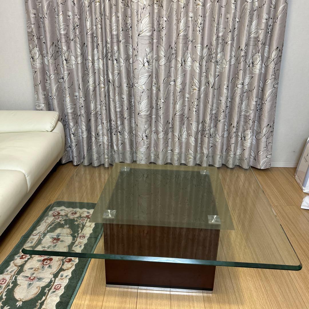 モダンデザイン　高級とおしゃれなローテーブル　ガラス天板 木製センターテーブル