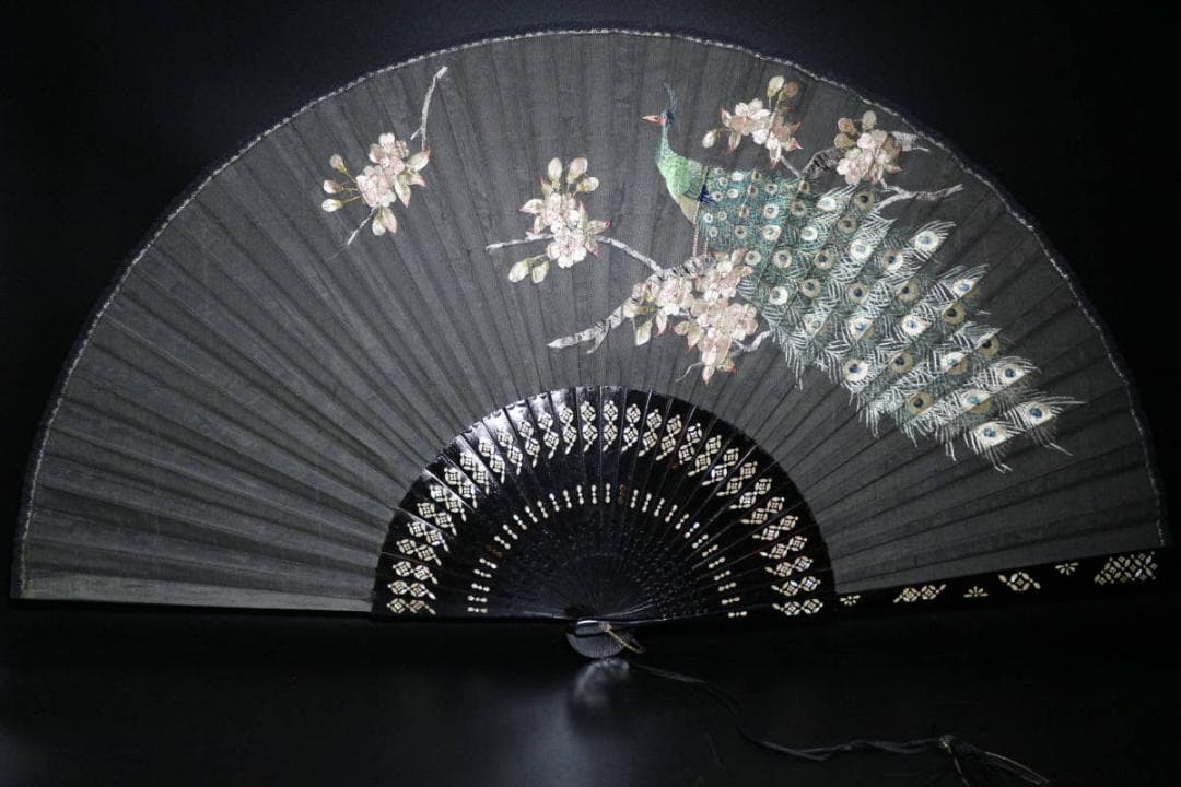 扇子 中国 螺鈿細工 古い 刺繍 孔雀 桜 シノワズリ ブラック