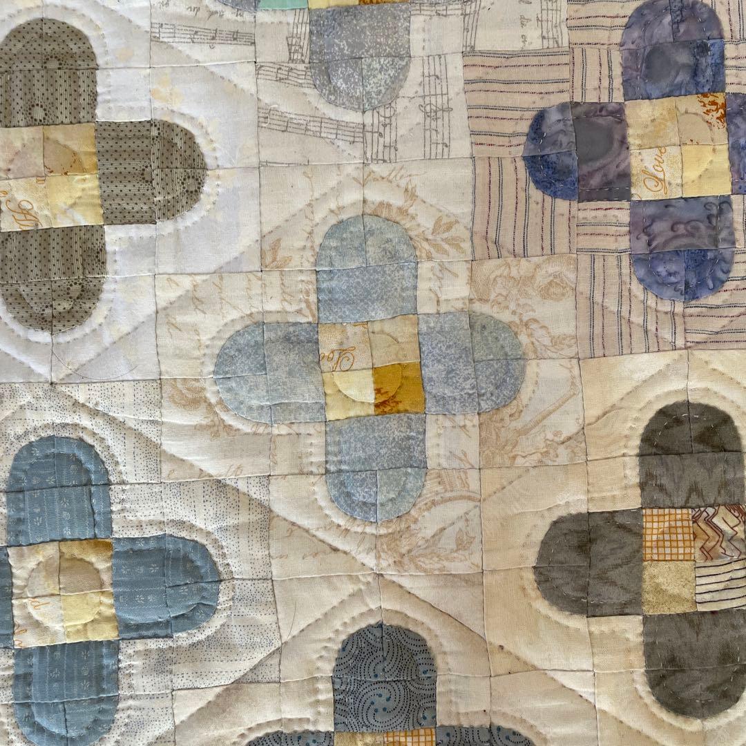 パッチワーク　キルトトップ　フラワー