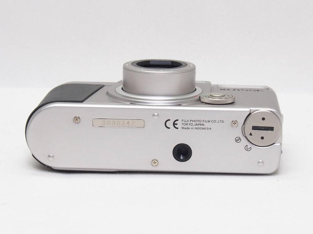 ■ほぼ新品■ FUJIFILM KLASSE シルバー 《 スレ無し 使用感無し