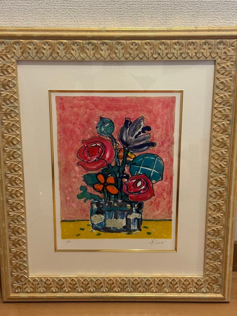 Aizpiri アイズピリピンクバックの赤いバラ リトグラフ