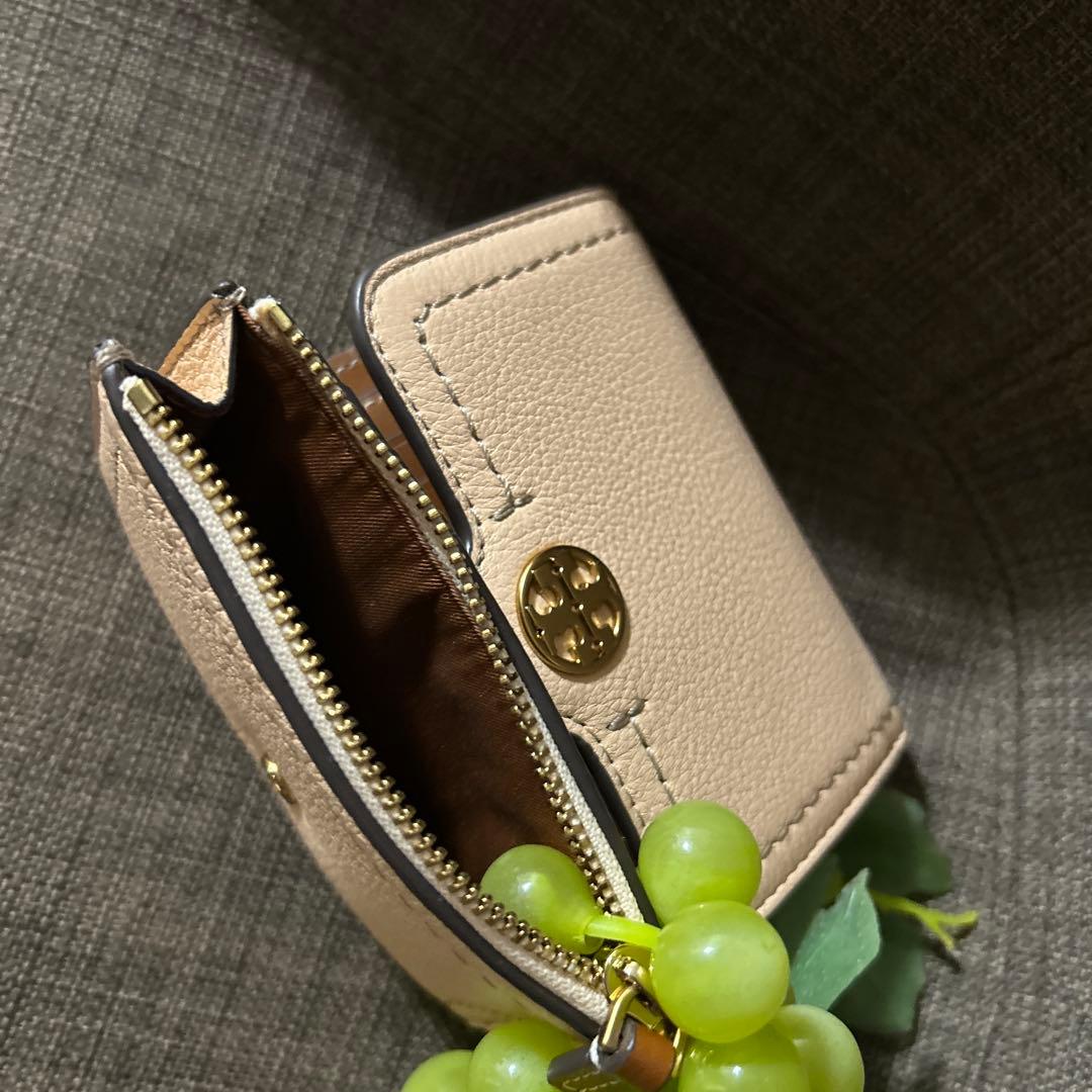 トリーバーチピンクベージュ レザー 三つ折り財布