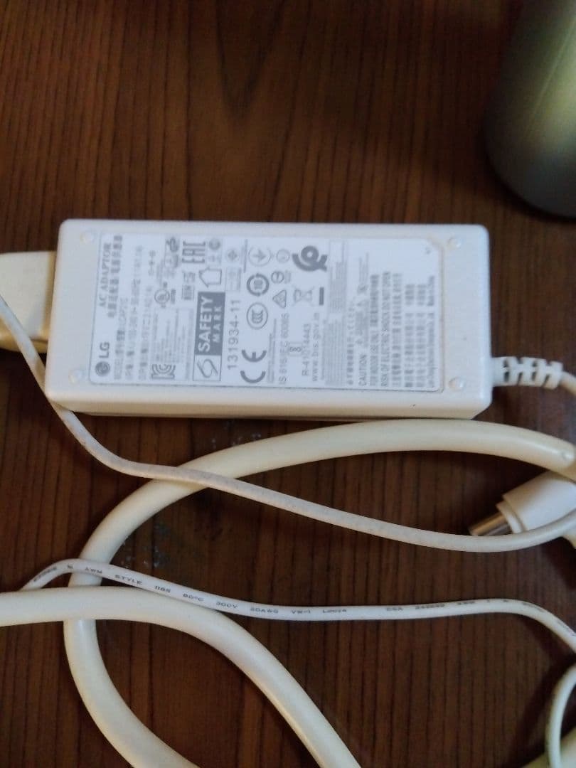 値下げ【未使用に近い美品】LG 4K 27UL500-W　２７インチモニター