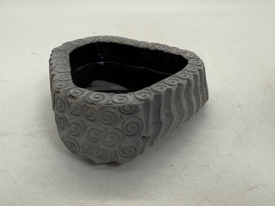 益子焼作家　坂田甚内作　深甚紋灰陶三角型小皿2点