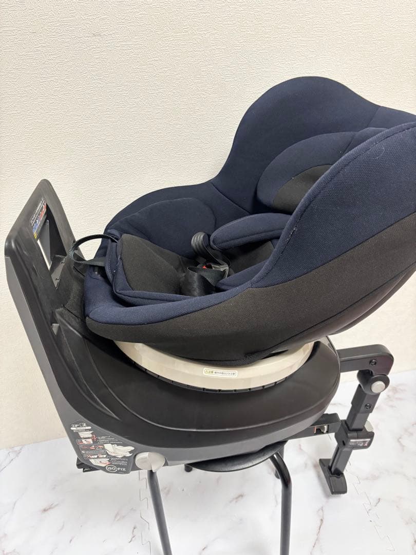 美品　ネセルターンリミテッドISOFIX 回転式　チャイルドシート　紺色
