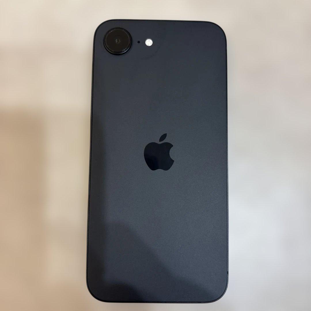 Apple iPhone 16eブラック 本体