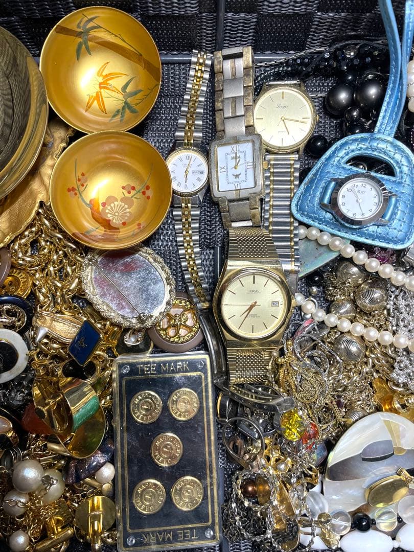 遺品整理品　アクセサリー　時計 1.9キロ超　②