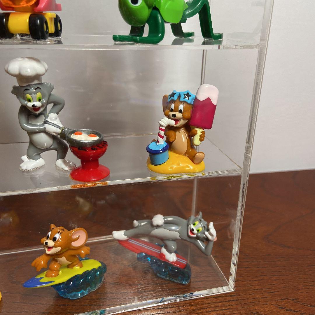 キンダーサプライズおもちゃ12個アクリルケース入り